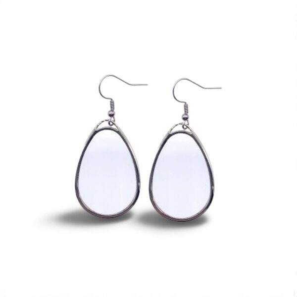 Teardrop earring